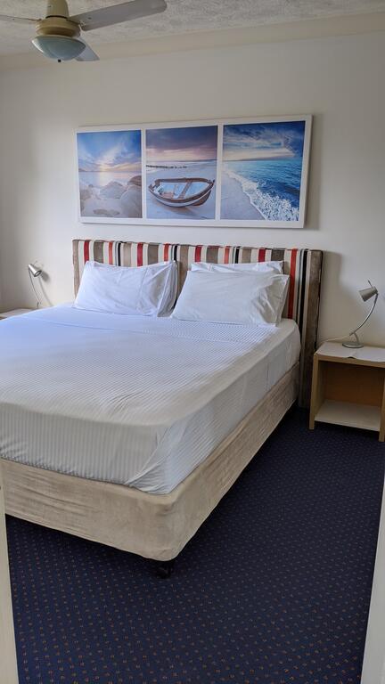 Mermaid Beach Apartment - Kawana Tourism 0