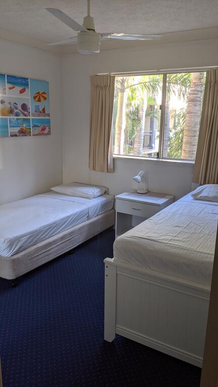 Mermaid Beach Apartment - Kawana Tourism 3