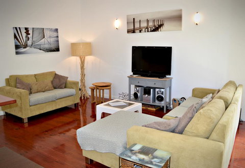 Metung Cottage - Kawana Tourism 3