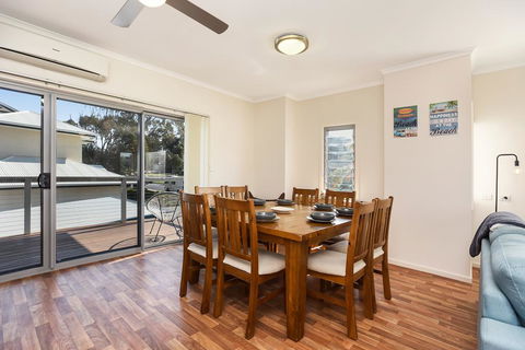 Moana Dreams - Kawana Tourism 1