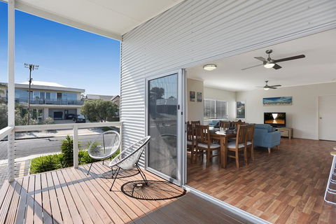 Moana Dreams - Kawana Tourism 0
