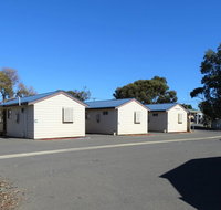 Moonta Bay Cabins - Kawana Tourism