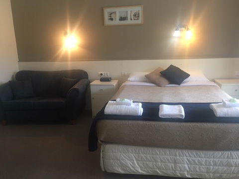 Motel Wingrove - Kawana Tourism 3