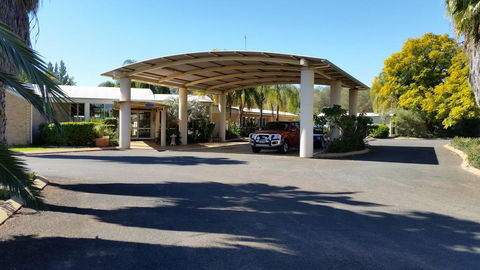 Mulga Country Motor Inn - Kawana Tourism 0