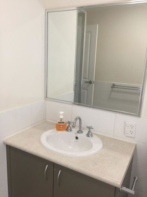 Holiday Home Near Perth City / Airport / Stadium / Casino - Kawana Tourism 11