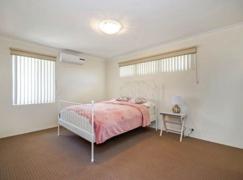 Holiday Home Near Perth City / Airport / Stadium / Casino - Kawana Tourism 12