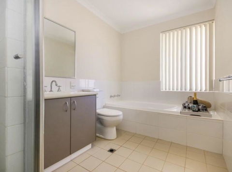 Holiday Home Near Perth City / Airport / Stadium / Casino - Kawana Tourism 13