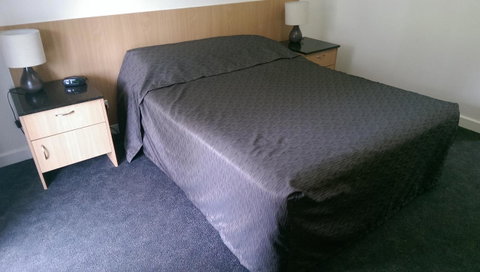 Baileys Parkside Motel By VetroBlu - Kawana Tourism 13