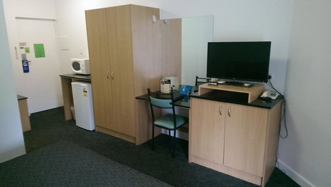 Baileys Parkside Motel By VetroBlu - Kawana Tourism 14