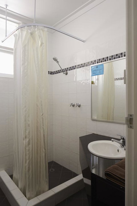 Baileys Parkside Motel By VetroBlu - Kawana Tourism 11