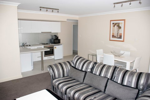 Visit Perth Now - Kawana Tourism 5