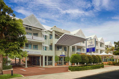 Broadwater Resort Como - Kawana Tourism 0