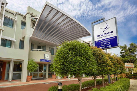 Broadwater Resort Como - Kawana Tourism 4
