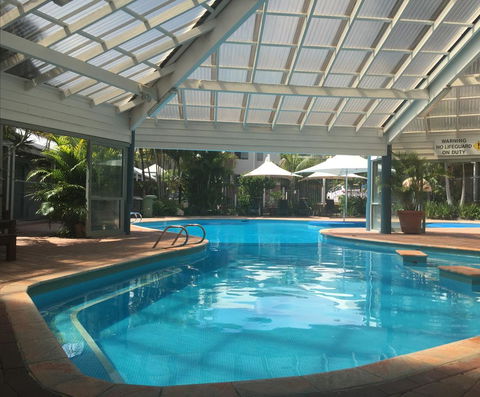 Broadwater Resort Como - Kawana Tourism 5
