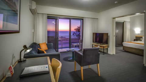 Quality Resort Sorrento Beach - Kawana Tourism 7