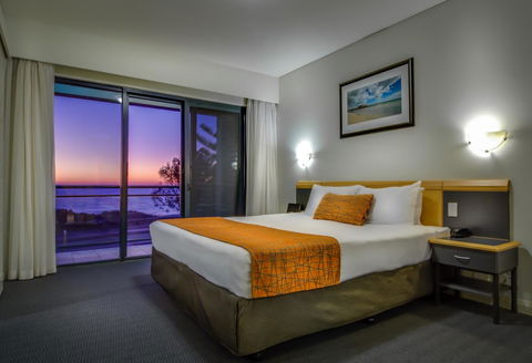 Quality Resort Sorrento Beach - Kawana Tourism 6