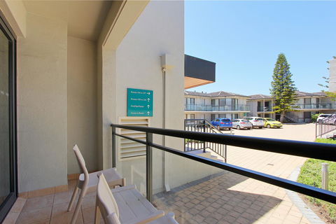 Quality Resort Sorrento Beach - Kawana Tourism 18