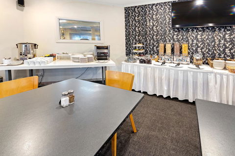 Quality Resort Sorrento Beach - Kawana Tourism 9
