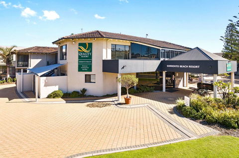 Quality Resort Sorrento Beach - Kawana Tourism 3