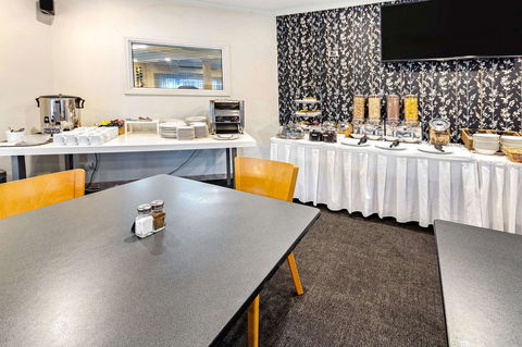 Quality Resort Sorrento Beach - Kawana Tourism 36