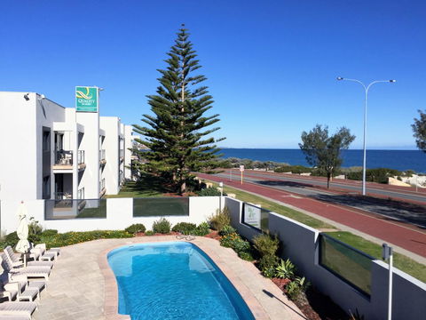 Quality Resort Sorrento Beach - Kawana Tourism 0