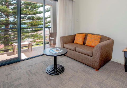 Quality Resort Sorrento Beach - Kawana Tourism 19