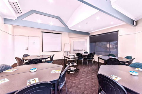 Quality Resort Sorrento Beach - Kawana Tourism 25