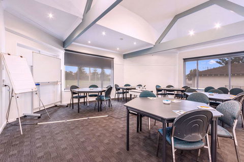 Quality Resort Sorrento Beach - Kawana Tourism 34