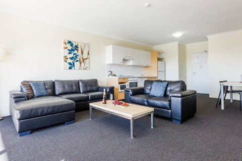 Perth Ascot Central Apartment Hotel Official - Kawana Tourism 1