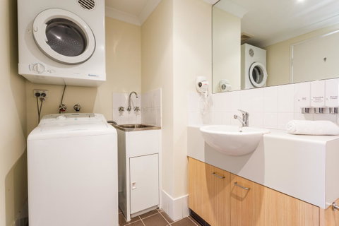Perth Ascot Central Apartment Hotel Official - Kawana Tourism 19