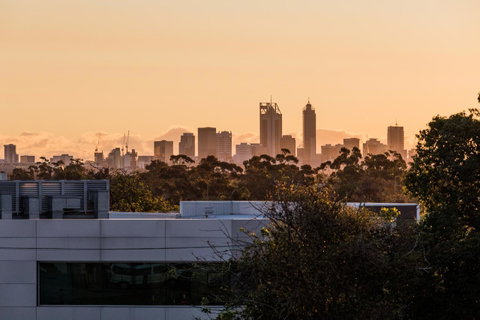 Perth Ascot Central Apartment Hotel Official - Kawana Tourism 21