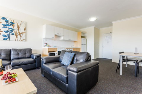 Perth Ascot Central Apartment Hotel Official - Kawana Tourism 10