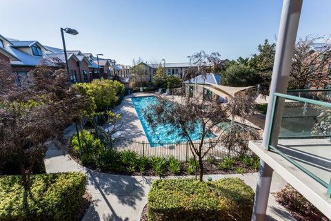 Perth Ascot Central Apartment Hotel Official - Kawana Tourism 25