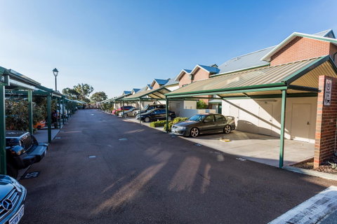 Perth Ascot Central Apartment Hotel Official - Kawana Tourism 6
