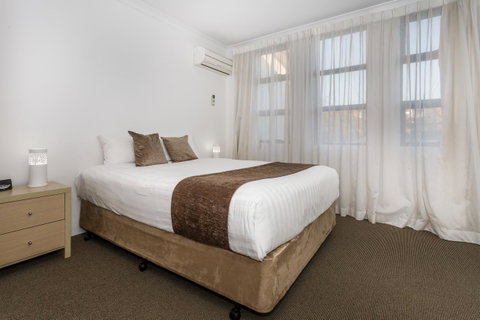 Perth Ascot Central Apartment Hotel Official - Kawana Tourism 16