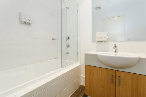 Perth Ascot Central Apartment Hotel Official - Kawana Tourism 20