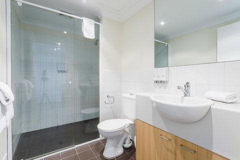 Perth Ascot Central Apartment Hotel Official - Kawana Tourism 12