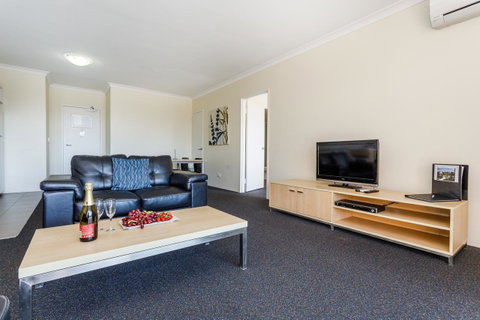 Perth Ascot Central Apartment Hotel Official - Kawana Tourism 15