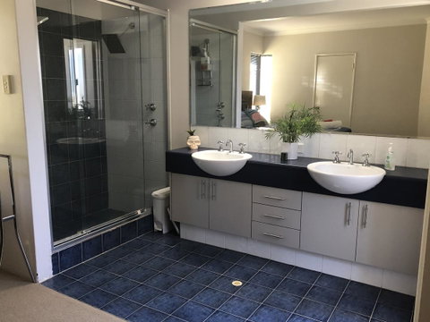 BeachHideaway@Scarborough - Kawana Tourism 6