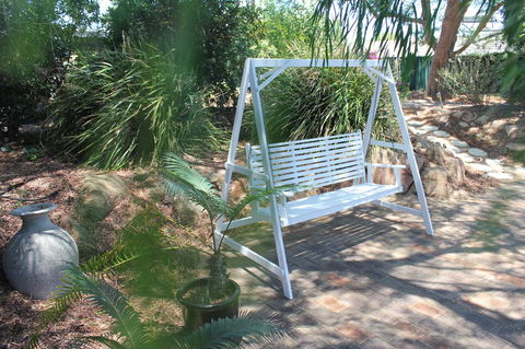 Jacaranda Hideaway Bed & Breakfast - Kawana Tourism 11