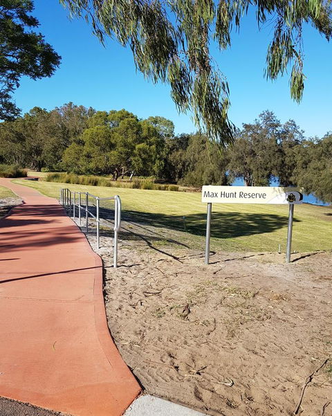 Jacaranda Hideaway Bed & Breakfast - Kawana Tourism 20