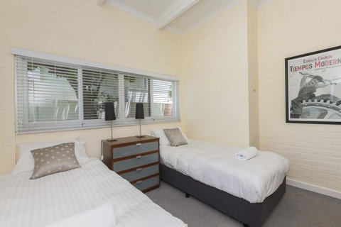 Cottesloe Bel-Air Apartment - Kawana Tourism 9