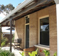 Hotham Ridge Winery and Cottages - Kawana Tourism