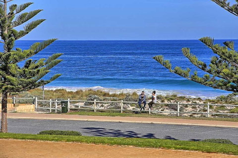 Beachfront @ Scarbs - Kawana Tourism 14