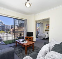 Oversized Eastend sleeps 6 Free PARKINGPOOL WIFI - Kawana Tourism