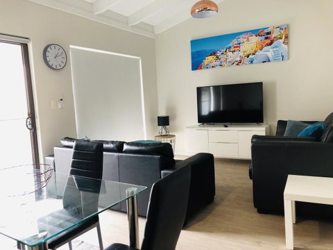West Beach Lagoon 218 - Outstanding Value! - Kawana Tourism 1