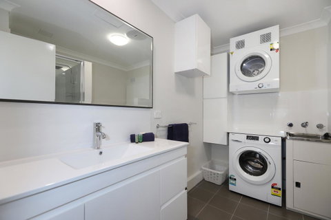 West Beach Lagoon 218 - Outstanding Value! - Kawana Tourism 11