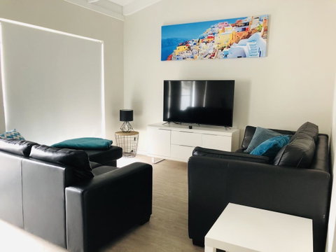 West Beach Lagoon 218 - Outstanding Value! - Kawana Tourism 2