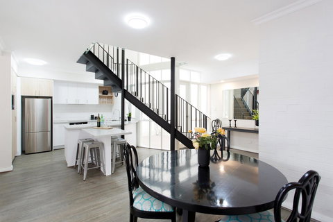 Stay Fresh - Fremantle CBD - Kawana Tourism 4