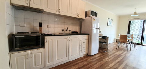 West Beach Lagoon 208 â€“ Great Value! - Kawana Tourism 11